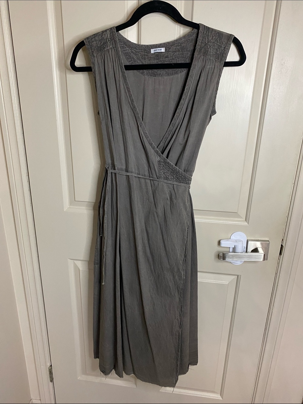 Sleeveless Gray Wrap Midi Dress with Tie Waist